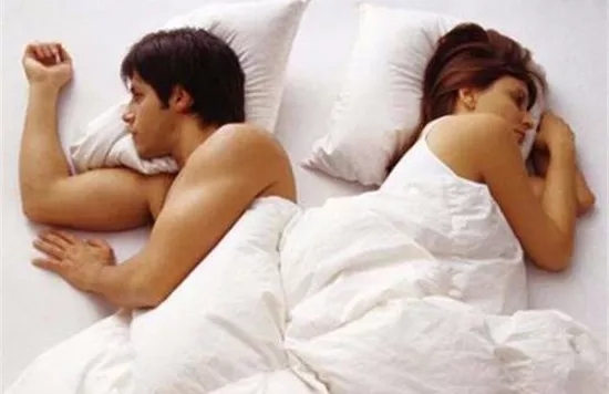 爱燃情感:夫妻睡觉时会做的7个“坏动作”,你一定做过! 爱燃情感:夫妻睡觉时会做的7个“坏动作”,你一定做过!