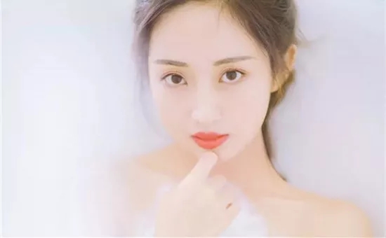 爱燃情感:如何追求40岁的女人? 爱燃情感:如何追求40岁的女人?