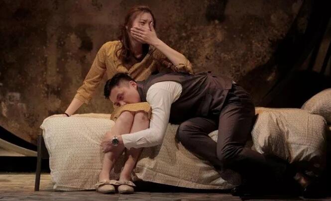 爱燃情感:聊骚与出轨,是婚姻中的头号杀手! 爱燃情感:聊骚与出轨,是婚姻中的头号杀手!