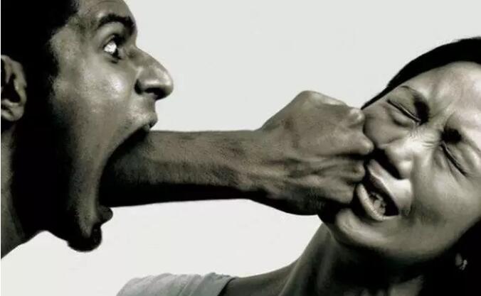 爱燃情感:妻子没端茶倒水 年薪40万的丈夫指责1小时 爱燃情感:妻子没端茶倒水 年薪40万的丈夫指责1小时